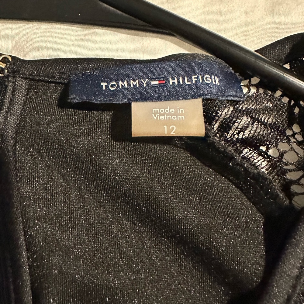 Tommy Hilfiger black dress with lace sleeves. Size 12 - Picture 3 of 4